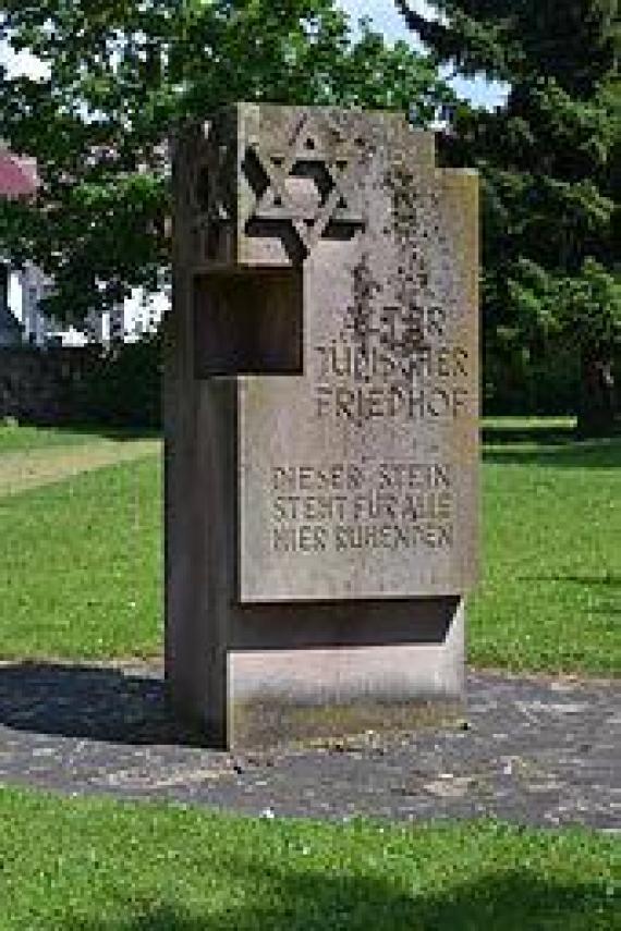 Der Gedenkstein The memorial stone