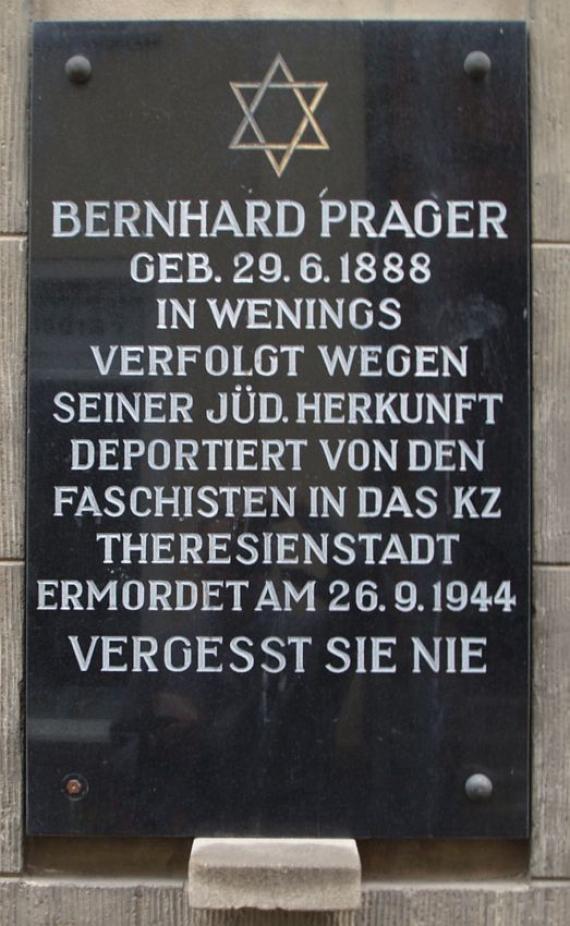 Memorial plaque in honor of Bernhard Prager, telling about his fate