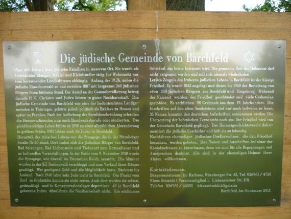 Die Tafel berichtet über die Geschichte jüdischen Lebens in Barchfeld.