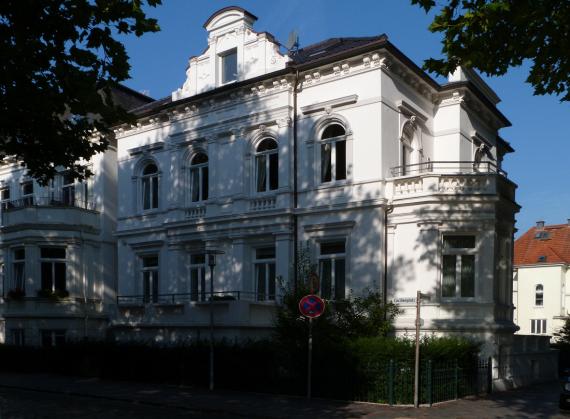 Building Cäcilienstraße 9