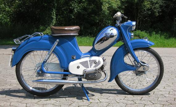 Blaues Motorrad von Hercules