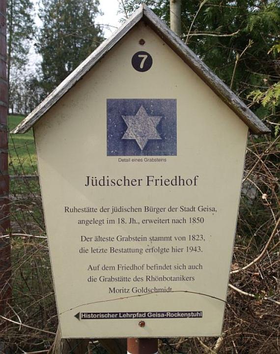 "laid out in the 18th century [...] oldest gravestone from 1823, last from 1943"