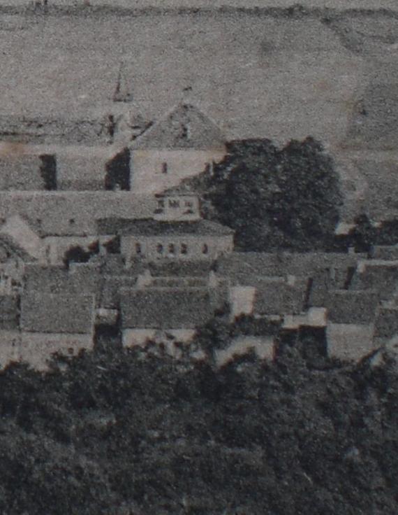 zoomed in: synagogue is visible, low resolution