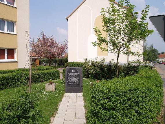 Way to the gray memorial stone