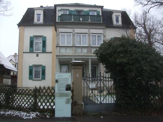 Die „Villa Wieseneck“ an der heutigen Boller Straße 8/1 ist seit 1913 Teil des „Kinderhauses Stiftung Wieseneck“. 