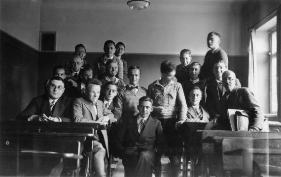 Leo Trepp (bottom far left) with his classmates