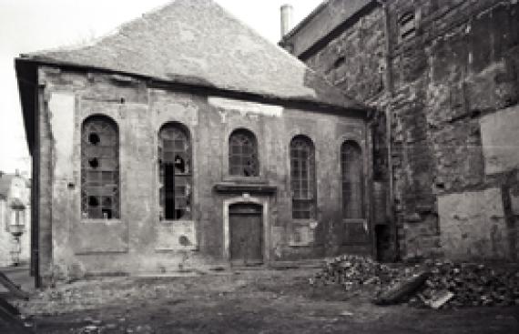 Die Zeit des Nationalsozialismus überstand die Bayreuther Synagoge nur mit erheblichen Schäden (Bauzustand 1964). 1964/65 wurde sie grundlegend saniert.