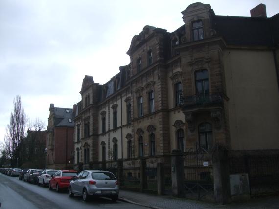 The first Jewish community and cultural center of the post-war period was located in the house at Lisztstraße 12 until 1951. In December 1945 Hanukkah was celebrated here again.