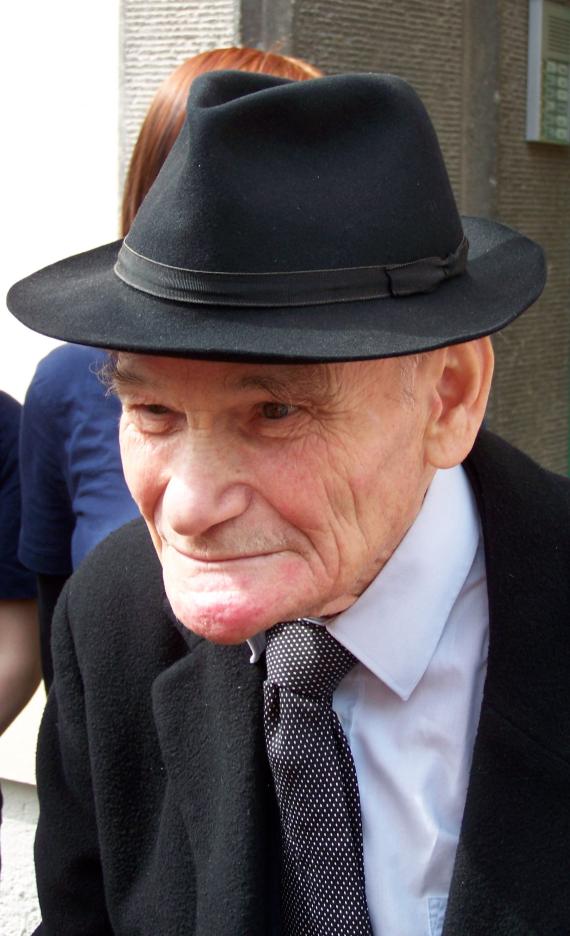 From 2002-15, State Rabbi William Wolff (born 1927 in Berlin) oversaw the two communities in Schwerin and Rostock, almost exclusively Jewish "contingent refugees" from the former Soviet Union. In 2014 he received honorary citizenship of the state capital Schwerin. His successor is Yuri Kadnikov (b. 1976).