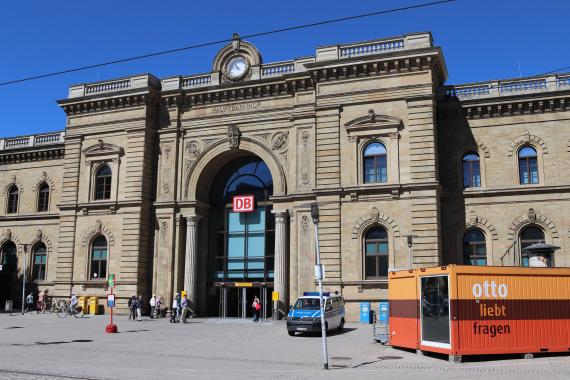 As part of the "Magdeburg 21" rail project (since 2007), the main building at Willy-Brandt-Platz has already been modernized.