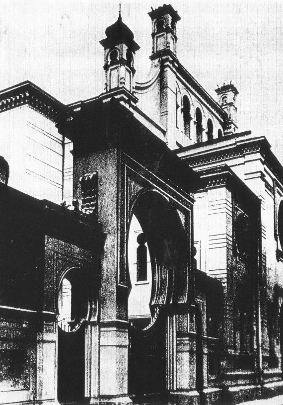 The Magdeburg synagogue was consecrated in 1851, rebuilt in 1897, and destroyed in 1938/39 (street-side view from west, c. 1900).