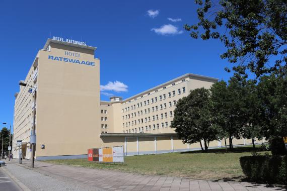 On the open space at Julius-Bremer-Straße 3, east of the hotel "Ratswaage", the "New Synagogue Magdeburg" is to be built by 2021.