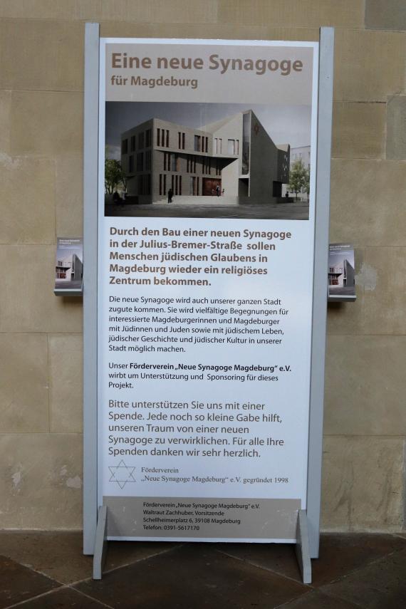 Auch in kirchlichen Kreise findet das Synagogen-Projekt große Unterstützung, so durch einen Aufsteller des Fördervereins im Magdeburger Dom. 