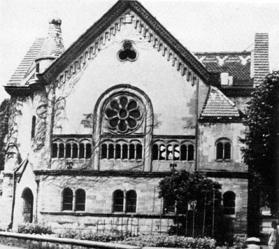 Black and white photograph of the new synagogue after 1945