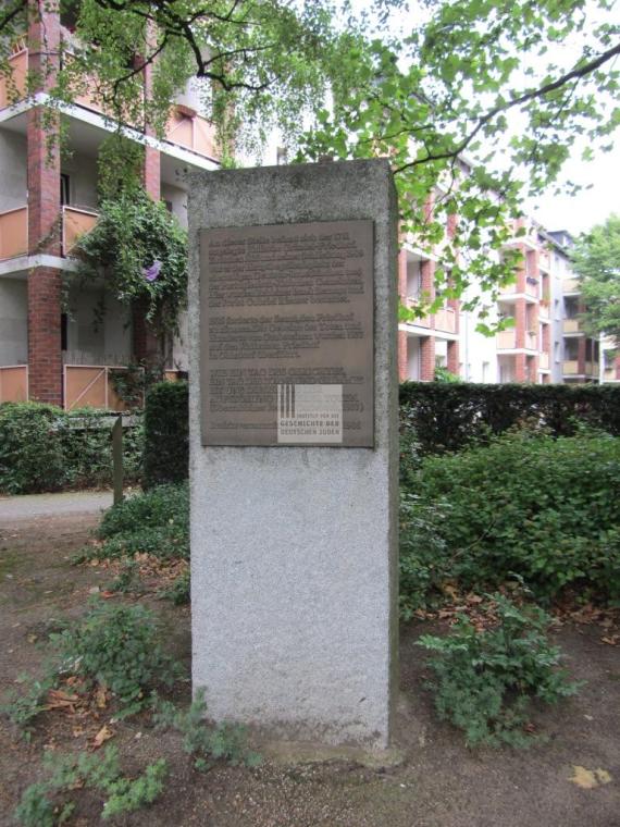 Memorial stone with memorial plaque at Grindel Cemetery