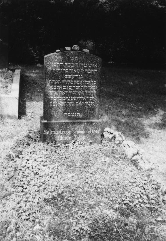 The grave of his parents Selma and Maier in Mainz