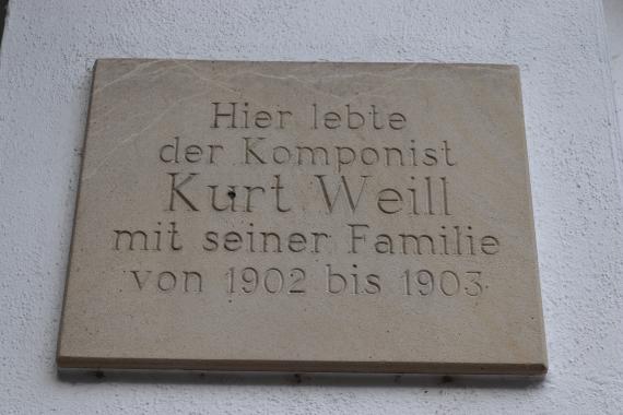 Commemorative plaque on the house Franzstraße 117