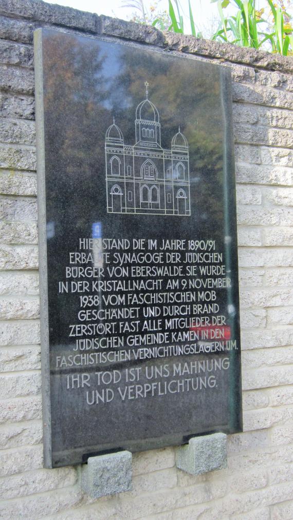 The plaque of the New Synagogue