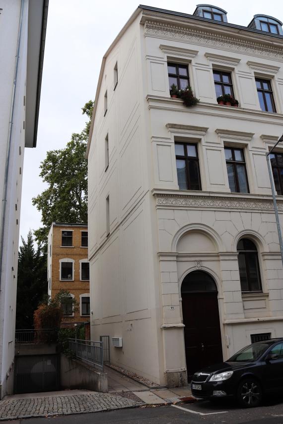 Passage to the courtyard building at Färberstraße 11a