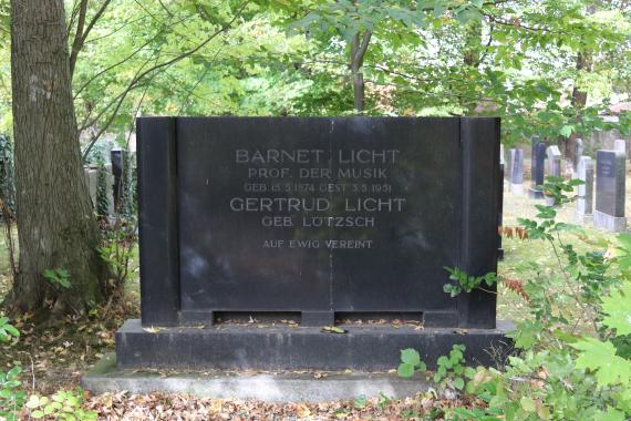 Family grave light