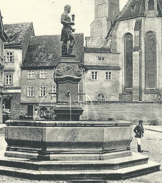 Historische Ansichtskarte mit dem Goldschmiedebrunnen, - versandt am 13. Juni 1914  -  Ausschnittvergrößerung Brunnen