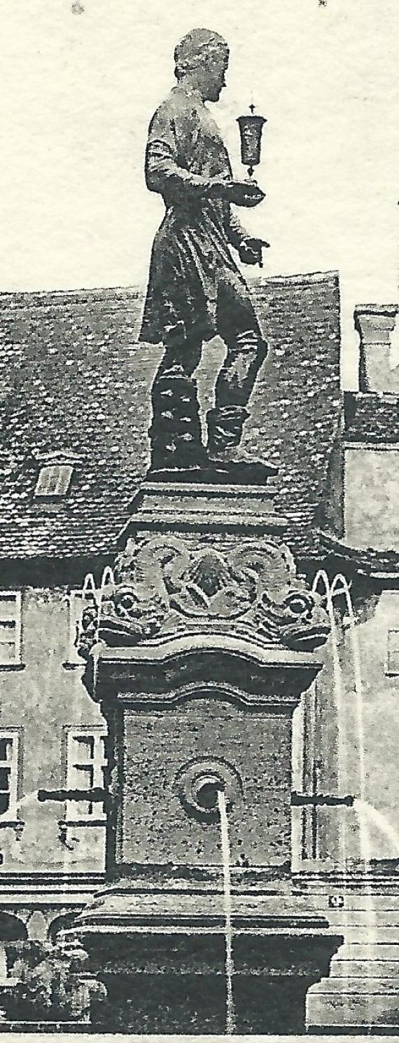 Historische Ansichtskarte mit dem Goldschmiedebrunnen, - versandt am 13. Juni 1914  -  Ausschnittvergrößerung Brunnen