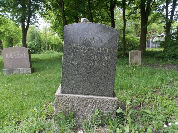 Gravestone for Rudolf Heymann