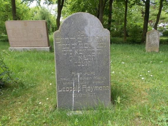 Grabstein für den Pferdehändler Leopold Heymann 