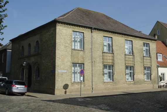 The corner house Am Binnenhafen 17