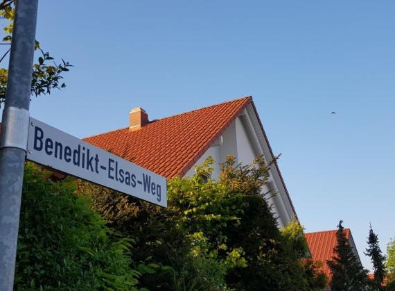 Street sign "Benedikt-Elsas-Weg" in Remseck-Aldingen