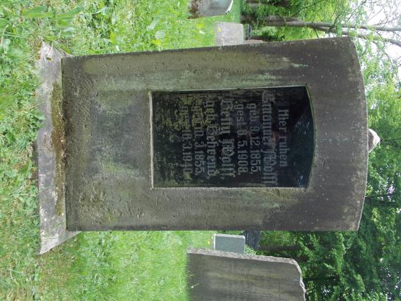 Gravestone for master butcher Emanuel Wolff