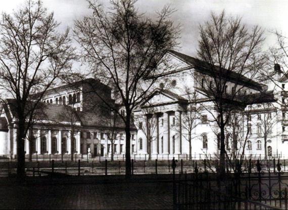 Die Gemeindesynagoge am Kottbusser Ufer (Postkarte) Black and white photograph of Fraenkelufer synagogue around 1917