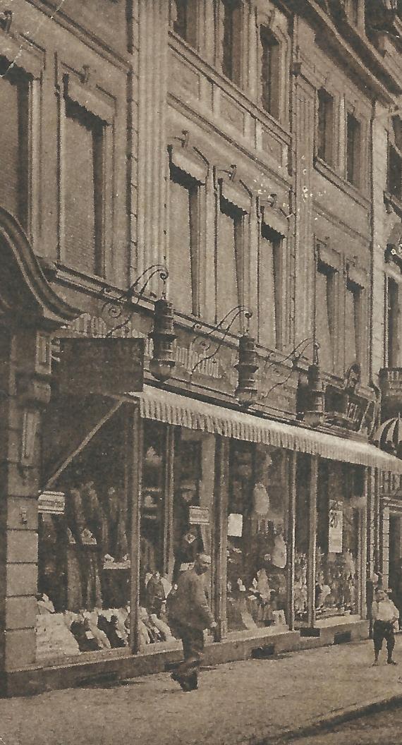 Historical picture postcard Kaiserslautern - Marktstrasse around 1918 with stores, - detail enlargement - men's and women's clothing store Raphael Vendig