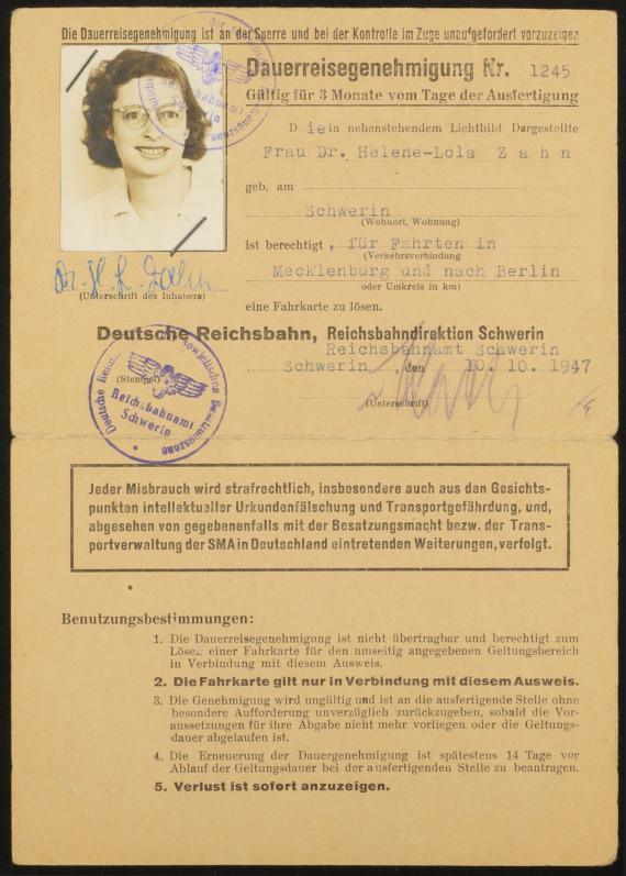 Foto der Dauerreisegenehmigung von Helene Zahn, für Fahrten in Mecklenburg und nach Berlin, mit Passbild.