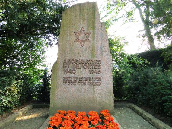 Ehrendenkmal auf dem Cimetière Bellevue