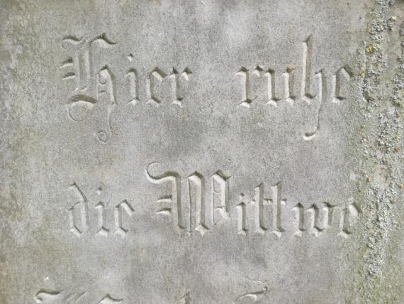 Witwe Isaak Seelig, geborene Nocham - Rückseite Detail oben