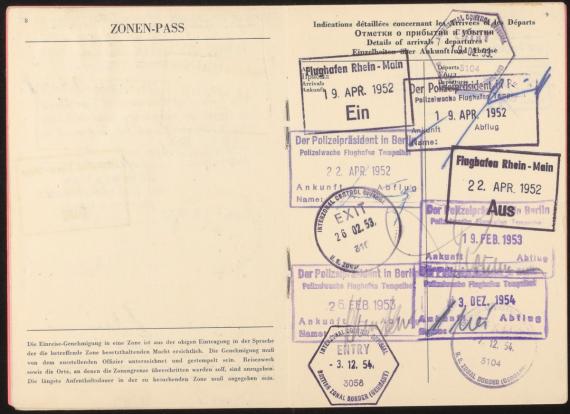 Stempelfeld Interzonenpass betreffend Reisegenehmigung für britische und US-amerikanische Zone, mit zahlreichen Kontrollstempeln, deutsch, englisch, französisch, russisch, Berlin, 10.04.1952-07.12.1954.