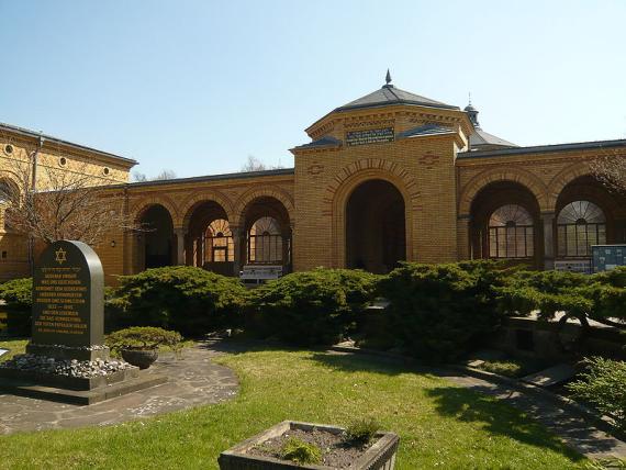 Frontalaufnahme des Jüdischen Friedhofes in Berlin-Weißensee