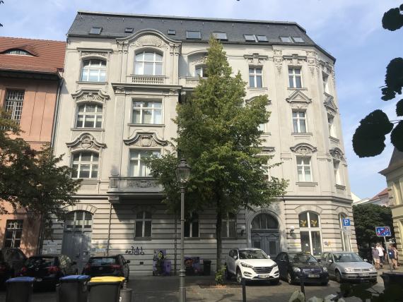 Erste Wohnung und Praxis von Lilli Friesicke am Katharinenkirchplatz 1