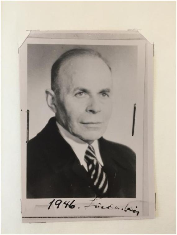 Schwarz-Weiß Portrait von Ernst Löwenstein aus dem Jahr 1946