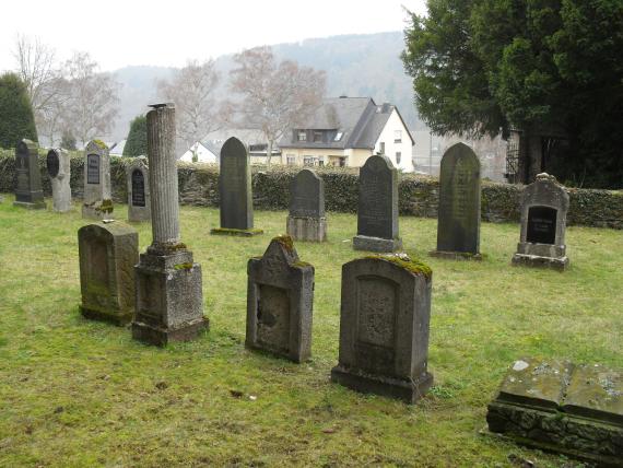 new Jewish cemetery with gravestones, view to the Moselle river