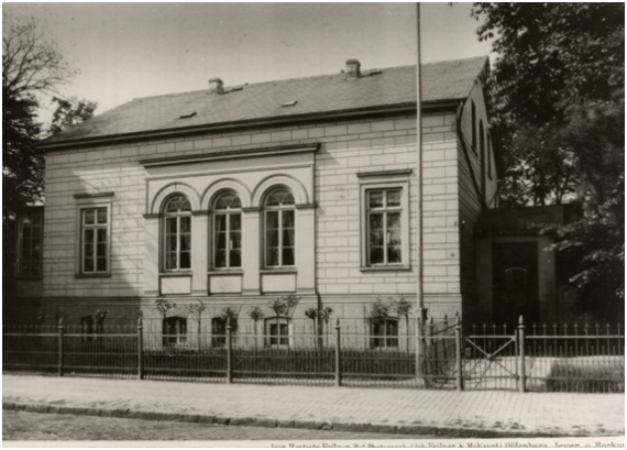 Black and white photo of early Ballin's villa around 1900