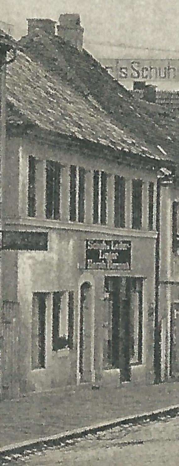 Historische Ansichtskarte der Gerberstraße in Gunzenhausen mit dem Schuh- und Lederwarengeschäft Bernhard Bermann in Gunzenhausen, - versandt als Feldpost am 11. August 1918  -  Ausschnittvergrößerung 