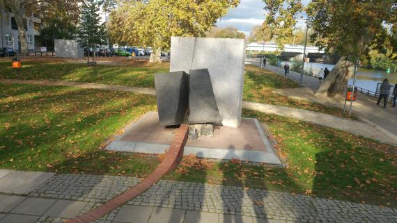 Memorial for the destroyed synagogue