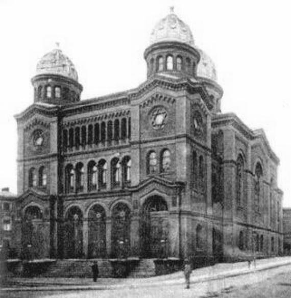 Synagogue of Bydgoszczy dstroyed by the Nazis in 1939 - Große Synagoge in Bromberg um 1920.
