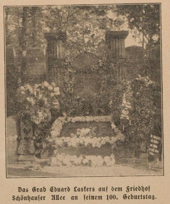 1929: decorated grave of Eduard Lasker (real name: Yizchak Lasker; * 14. October 1829 in Jarotschin, province Posen, today Jarocin, Poland; † 5. January 1884 in New York) on the occasion of his 100th birthday