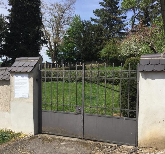 Jüdischer Friedhof in Öhringen im April 2019  -  Eingangstor