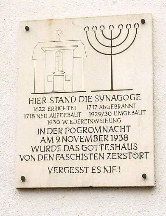 Memorial plaque for the former synagogue