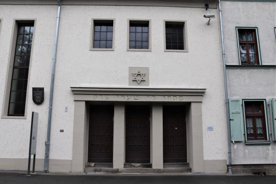 Entrance to the New Synagogue