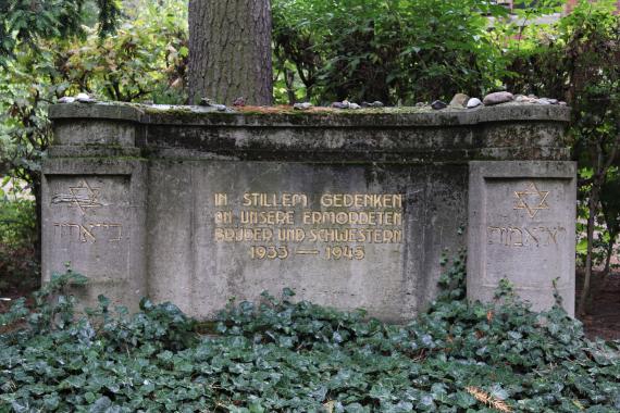 Memorial stone for the parishioners murdered under Nazi rule